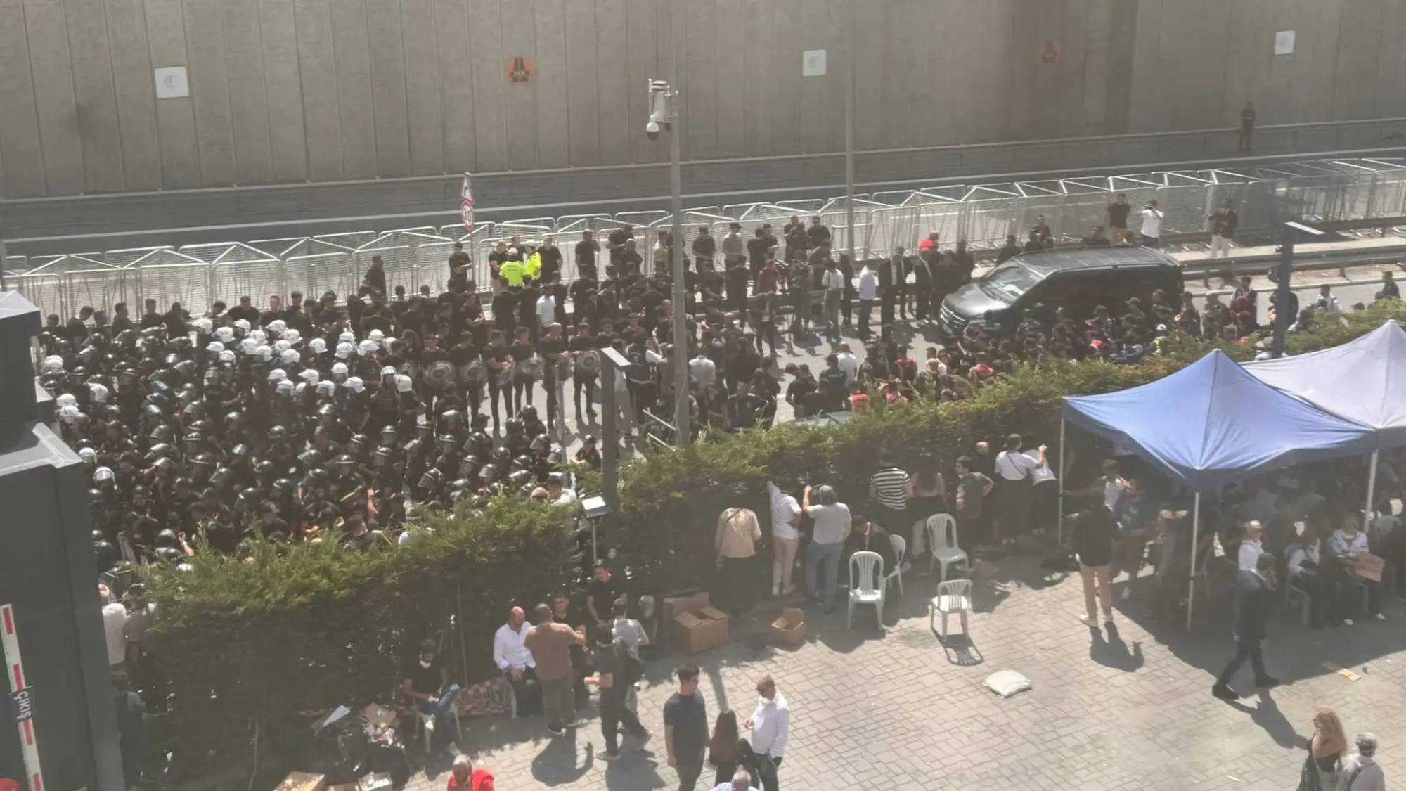 chpden yerlikayaya kanunsuz emirlerle hukuka aykiri bir sekilde baba ocagimiza saldiri emrini siz mi verdiniz Gl6fDvAl