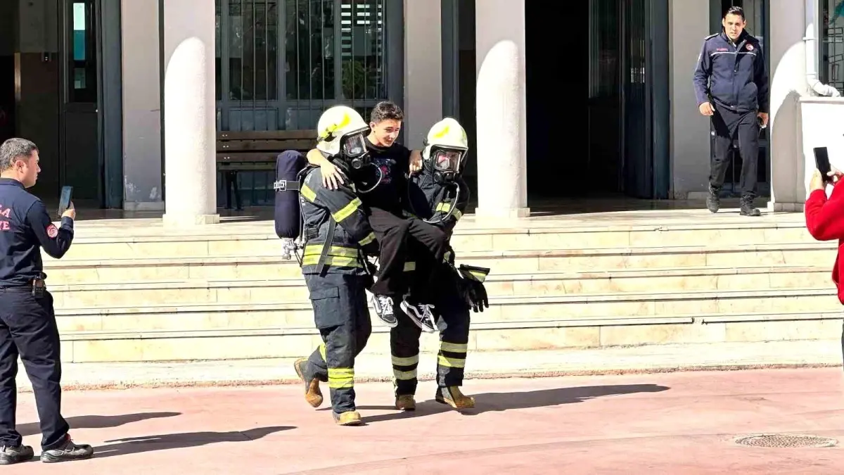 mugla fen lisesinde kapsamli deprem tatbikati gerceklestirildi MeIfLCpd.jpg
