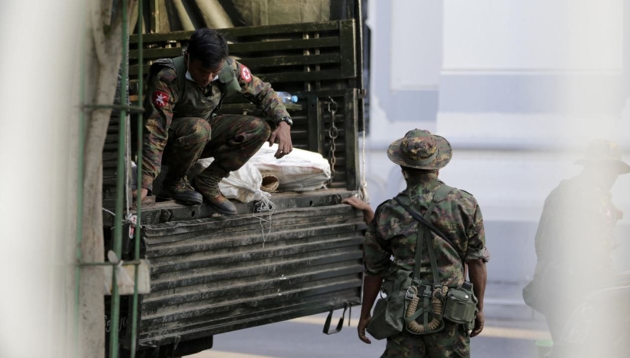 myanmarda festivale bombali saldiri 32 olu en az 50 yarali W4Xymn49