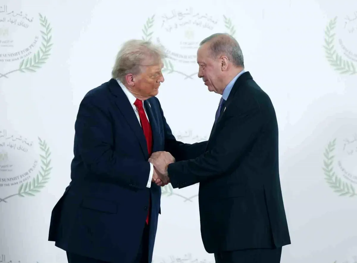 trump gazze baris zirvesinde liderlerle bir araya geldi rOr4jFIM.jpg