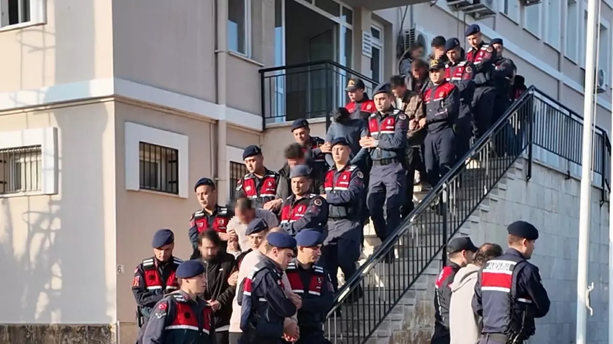 sahte borsa uygulamasina operasyon 12 tutuklama lWF2LBIB.jpg