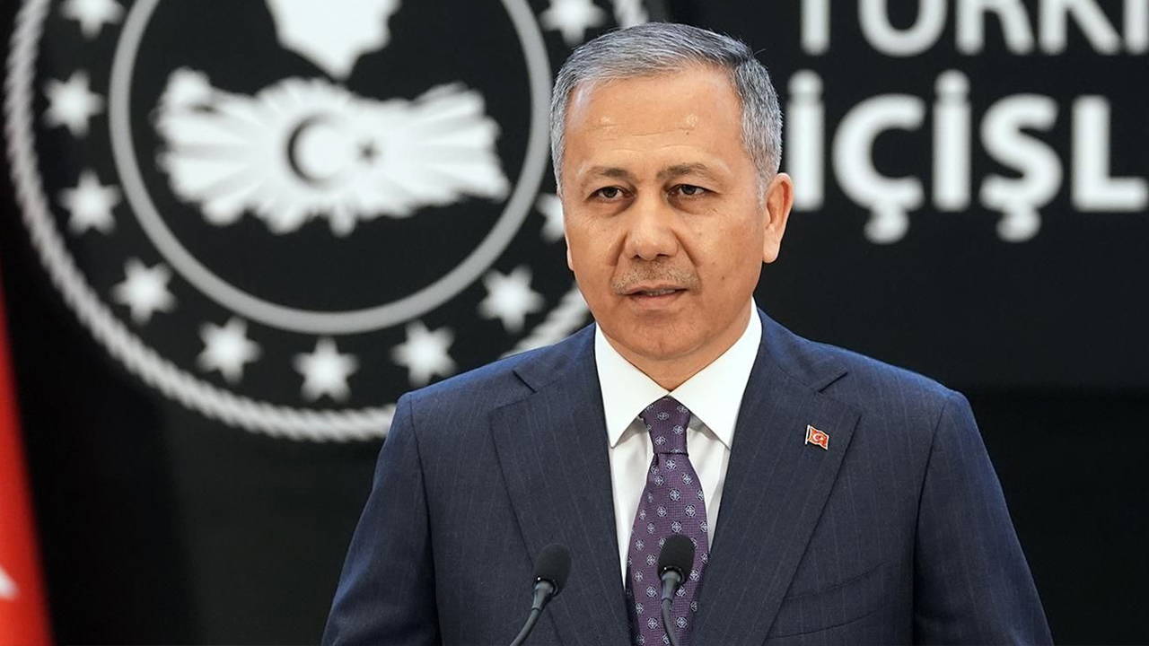 yerlikaya duyurdu 59 ilde siber suc operasyonlari 190 tutuklama MV53VdWX.jpg