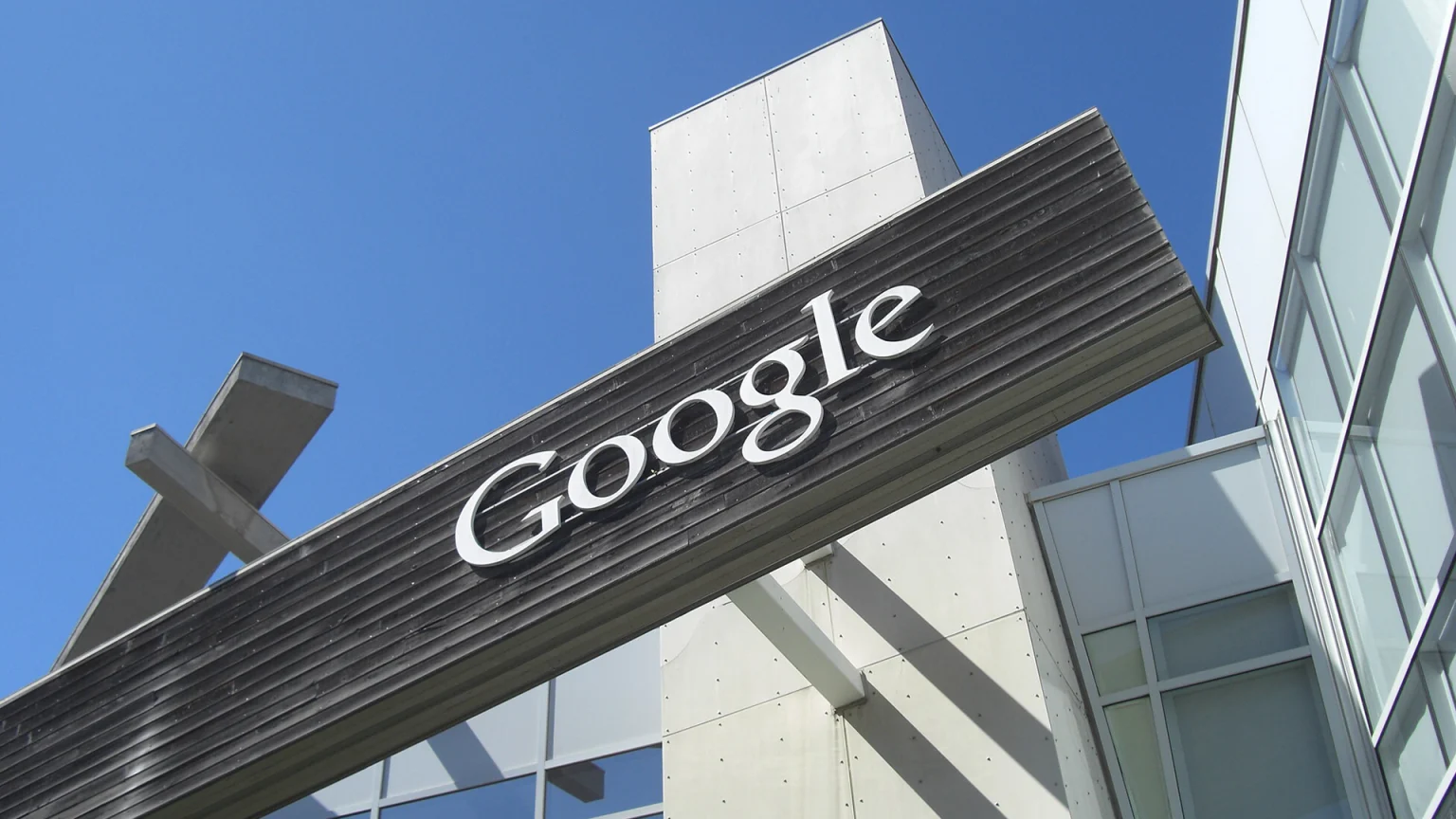 Google, mahkeme emriyle Play Store'u rakiplerine açacak